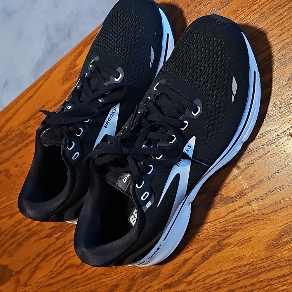 Brooks ghost shoes